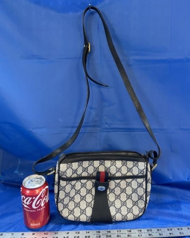 WW! Small Gucci Hand Bag with Shoulder Strap