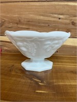 VINTAGE ANCHOR HOCKING MILK GLASS FRUIT BOWL