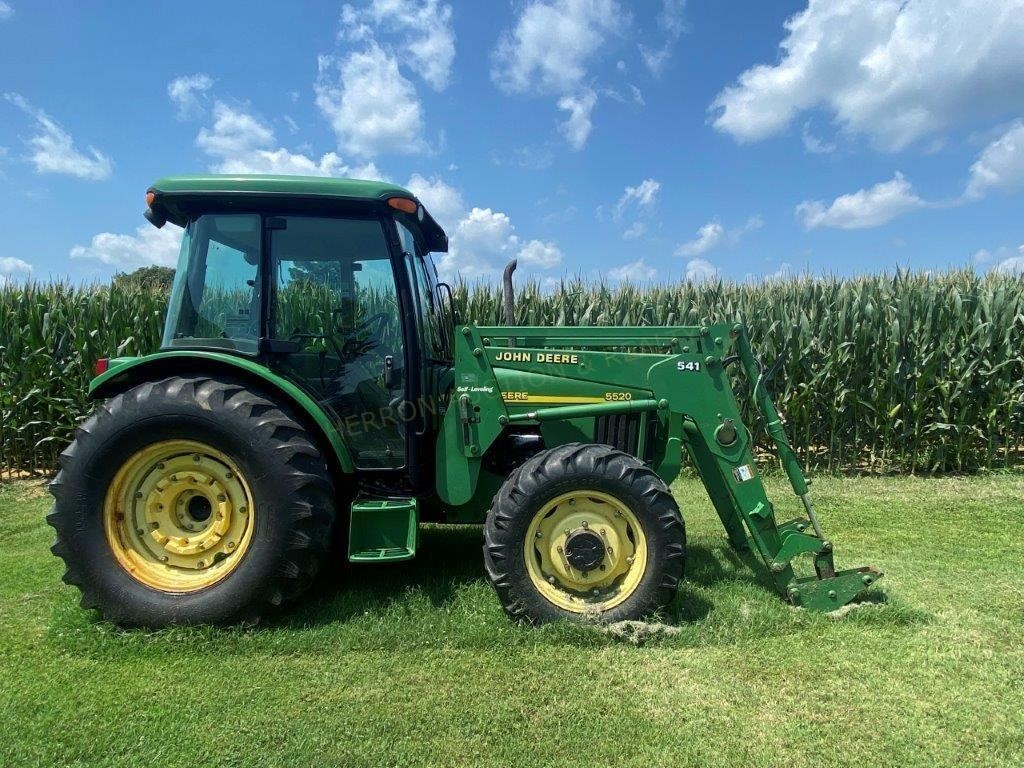 John Deere 5520 Tractor