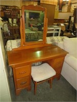 SOLID MAPLE 4 DRAWER DRESSER W/MIRROR VANITY STOOL