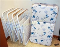 Lot of 4 lawn chairs, with foam padded seats