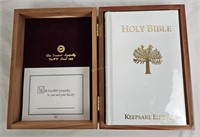 New Keepsake Edition Holy Bible