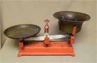 Painted Cast Iron 5 Kilo Counter Scales.