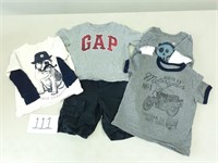 4 Baby GAP Toddler Shirts + Shorts - Size 2T