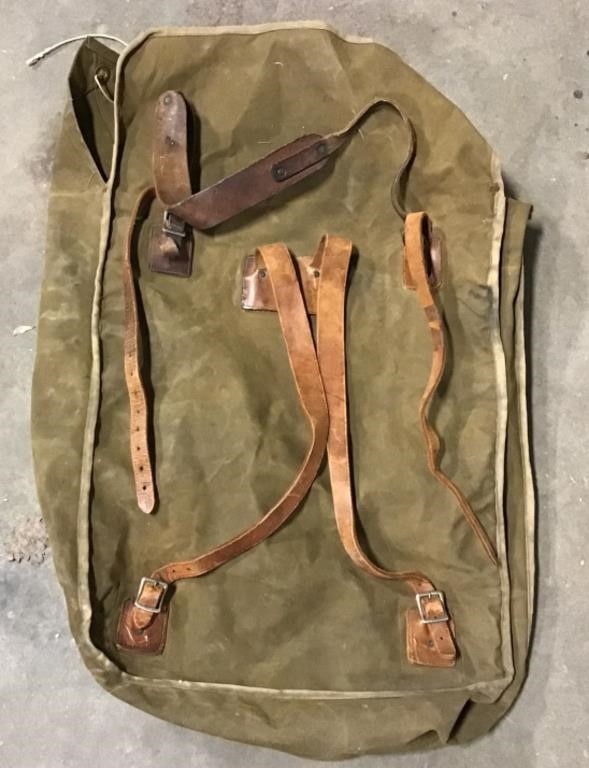 Large vtg. backpack