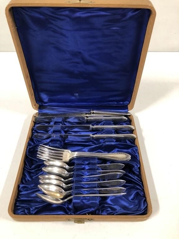 18PC COMMUNITY SILVER STAMPED FLATWARE SET