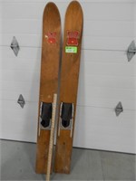Vintage water skis; 66"