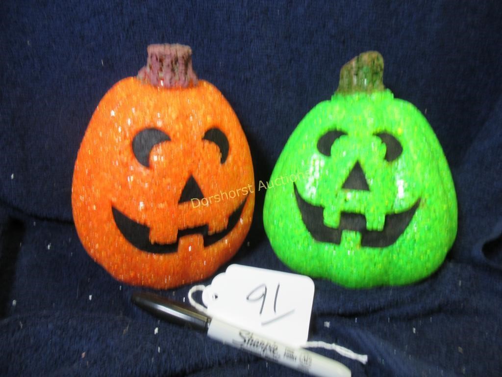 LIGHT-UP JACK-O-LANTERNS - BATTERY OPERATED -