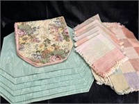 Vintage Kitchen Linens-Runner, Placemats & Napkins