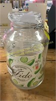 Fido latching beverage jar