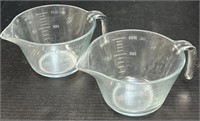 The Pampered Chef 4-Cup Glass Measuring Cups
