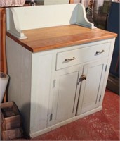 2 door 1 drawer cabinet with backsplash 28" wide