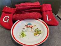 RED TABLE LINENS