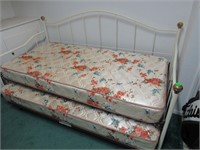 Metal framed trundle bed