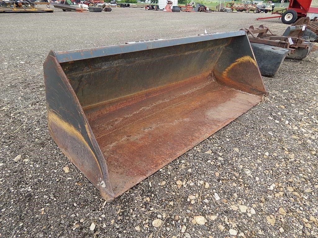7' Bucket with skid steer attachment