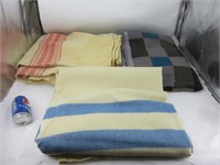 2 anciennes couvertures de laine