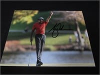 Tiger Woods signed 8x10 photo COA