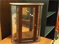 Two-shelf display cabinet, curved glass on