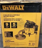 Dewalt Portable Wet/Dry Vacuum 9gal