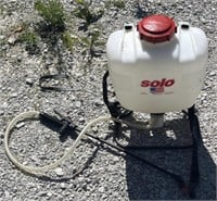 (U) Solo 4 Gallon/15 Liter pesticide sprayer