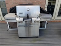 WEBER GAS GRILL WITH SIDE EYE AND GRILL LITE