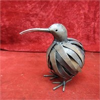 Metal art kiwi bird.
