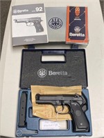Beretta 92FS 9mm (E87292Z)