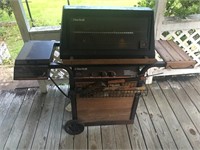 Char-Broil Gas Grill with Bar-B-Que Accessories