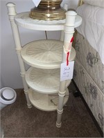 PAIR OF PLASTIC NIGHT STAND OR PLANT STAND