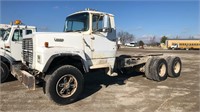 1987 Ford L8000 Cab & Chassis,