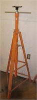 Central Hydraulic 2 Ton Adjustable Jack Stand.