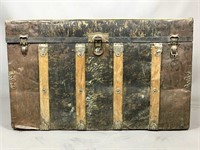 Vintage Steamer Trunk With Tray