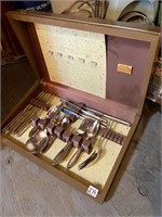 FLATWARE SET IN CASE