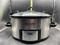 Crockpot with Locking Lid