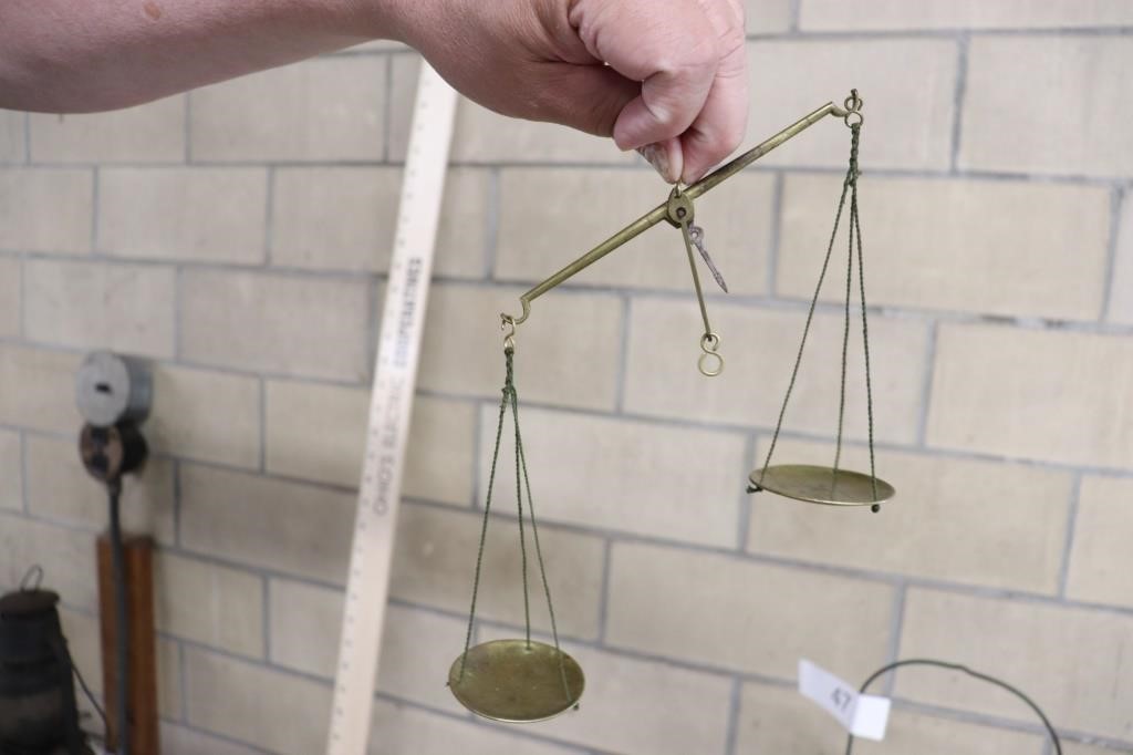 Balance Scale w/ Weights & Box