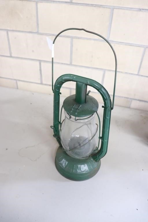 Deitz Monarch Lantern