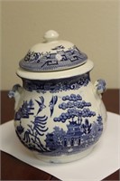 A Staffordshire Blue Willow Jar