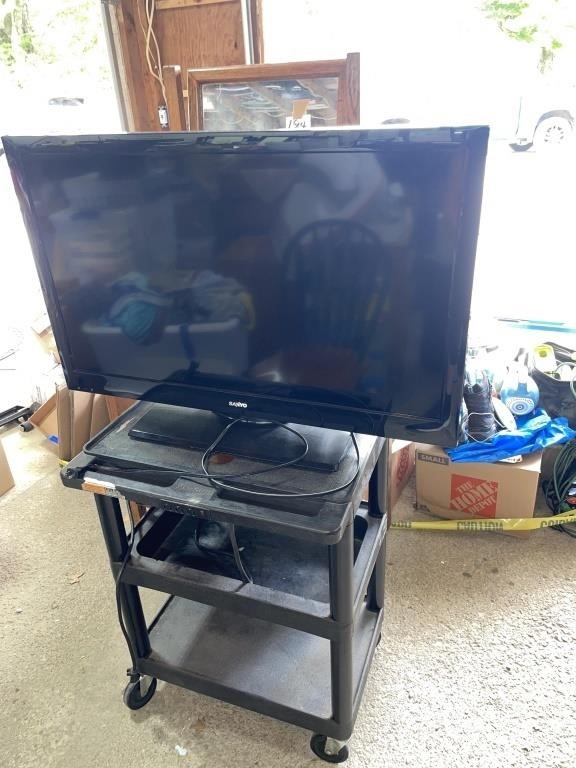 39” flat screen tv on cart no remote does work