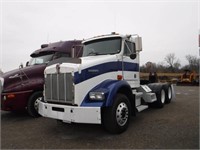 2002 KENWORTH T800 T/A TRUCK TRACTOR