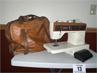 Singer 5525 sewing machine w/ bag