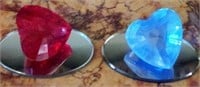 T - LOT OF 2 HEART-SHAPED PAPERWEIGHTS (L59)