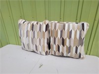 2 MODERN DECORATIVE 16" THROW PILLOWS