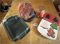 MIXED ASSORTMENT OF BAKEWARE AND ACCESSORIES