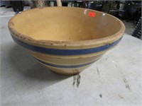 STONEWARE MIXING BOWL  -- HAS CHIP