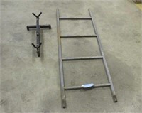 Rifle Rest & Ladder Stand Section