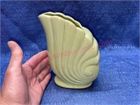 Vtg Pottery shell vase / planter