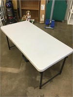 4 foot plastic folding table with adjustable legs