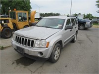 06 Jeep Grand Cherokee  Subn GY 6 cyl  4X4;