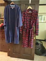 Men's bath robes. Pendleton size LG. Tommy