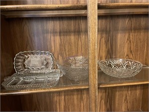 2 Glass Bowls w/ 2 Glass Trays